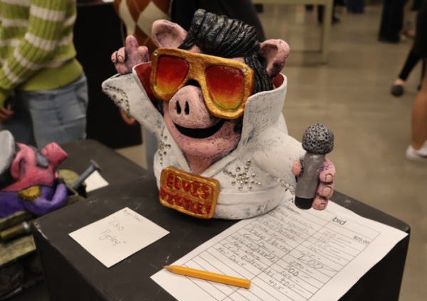 ‘Elvis Pigsley’ by Abigail Davis, sold for $425 at the sculpture auction