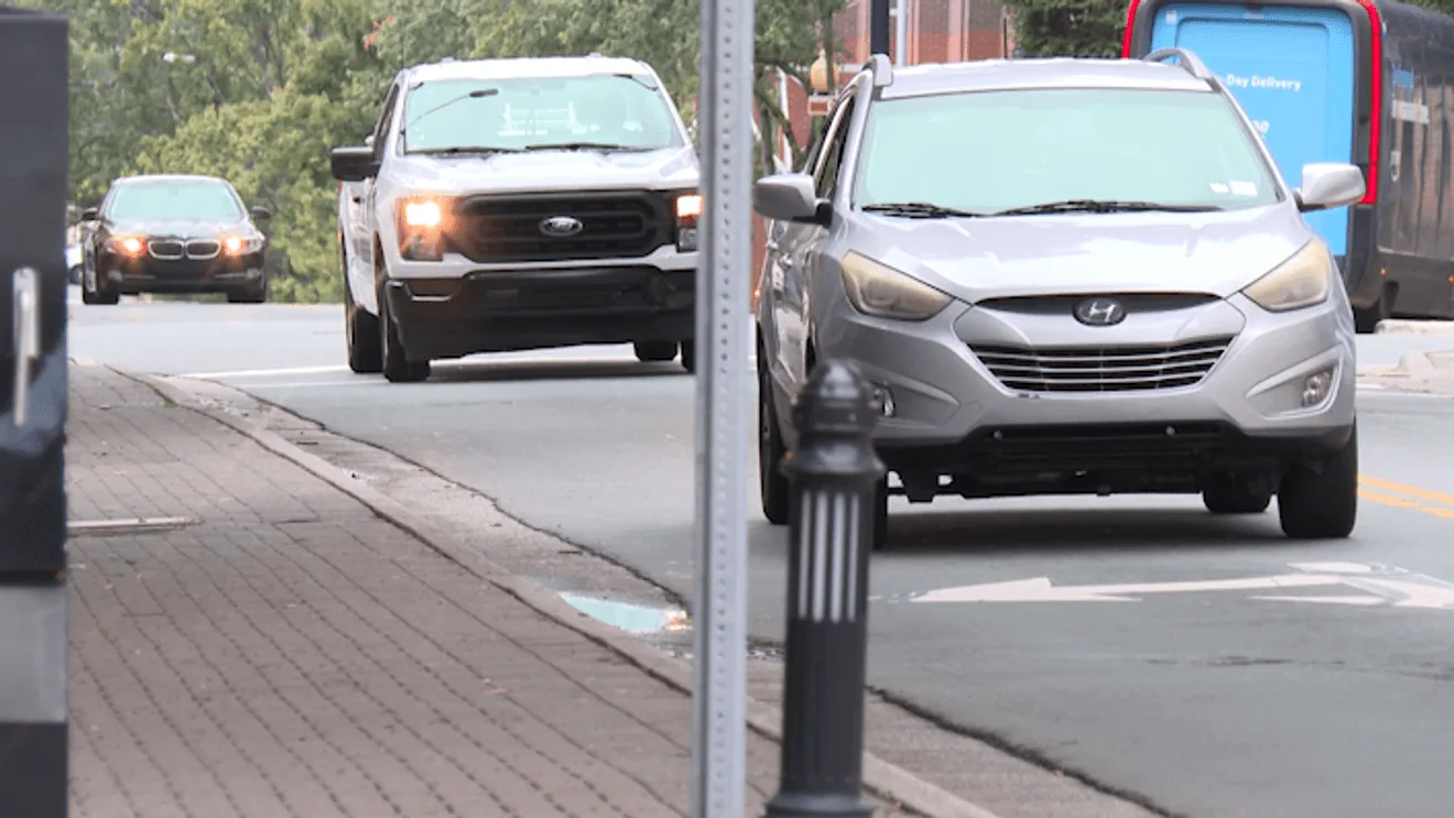 Greensboro police warning drivers about car break-ins and stolen valuables left in vehicles